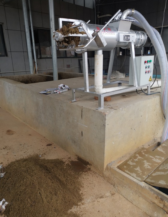 小型雞糞干濕分離機(jī) 小型雞糞干濕分離機(jī)